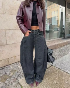 Denim reinventat în 2026: ce tipuri de blugi domină garderoba sezonului