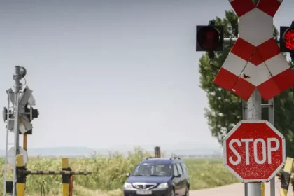 De ce semnul STOP are formă octogonală: explicația din spatele unuia dintre cele mai recunoscute indicatoare rutiere