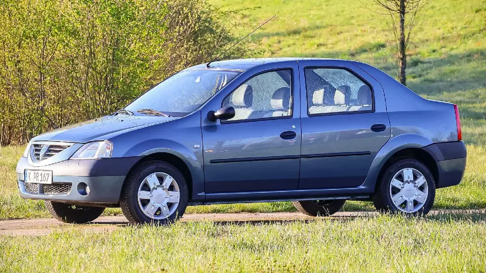 Dacia Logan, testată după 20 de ani: cum se comportă modelul din 2006