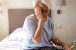 Te confrunți cu dureri de cap în fiecare dimineață? Medicii explică de ce apar și când pot ascunde o problemă gravă