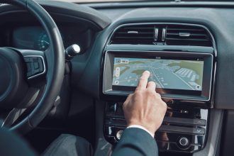 Navigație pentru BMW și integrarea perfectă cu funcțiile originale ale mașinii