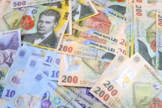 Inflația a scăzut la 8,2% în România, dar scumpirile continuă. Chiriile au crescut cu peste 42%, iar salariile pierd teren în fața prețurilor