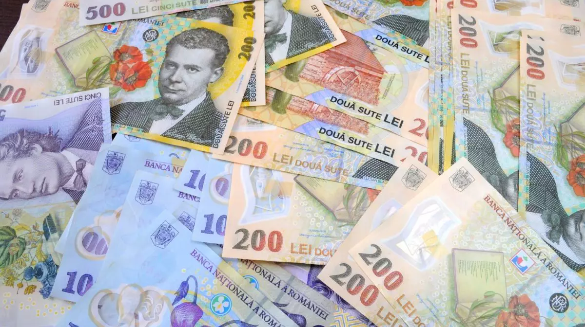 Inflația a scăzut la 8,2% în România, dar scumpirile continuă. Chiriile au crescut cu peste 42%, iar salariile pierd teren în fața prețurilor