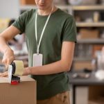 Cum reduci timpul de pregătire a coletelor prin alegerea corectă a ambalajelor