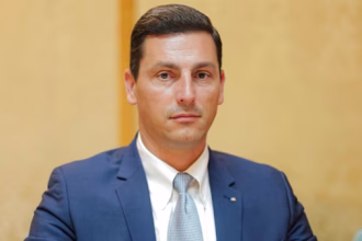 PNL nu se grăbește să-i promită voturile lui Luca Niculescu. Ce vor să vadă liberalii înainte de învestirea Guvernului